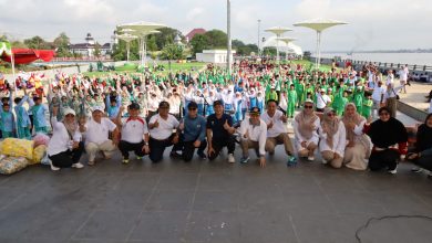 Pemerintah Kabupaten Kutai Kartanegara menegaskan pentingnya peran santri sebagai generasi yang sehat, baik secara fisik maupun mental