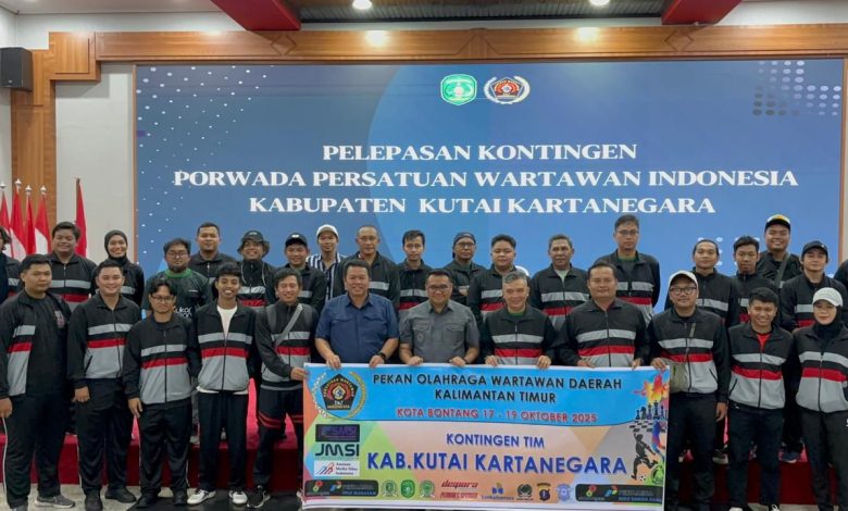 upati Kutai Kartanegara (Kukar) Aulia Rahman Basri secara resmi melepas kontingen Pekan Olahraga Wartawan Daerah