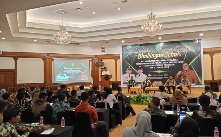 ekretaris Daerah Kabupaten Kutai Kartanegara H. Sunggono membuka kegiatan Bimbingan Teknis (Bimtek)