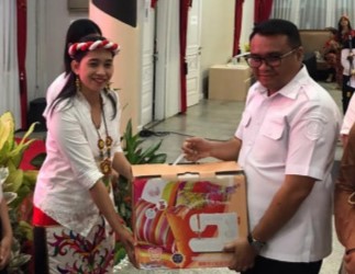 Bupati Kutai Kartanegara Aulia Rahman Basri melantik pengurus Dewan Kerajinan Nasional Daerah