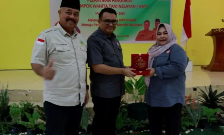 Bupati Kutai Kartanegara Aulia Rahman Basri mengatakan. Peran kelompok wanita tani ( KWT) sangatlah besar. bagaimana tidak, mereka ada dipondasi Keluarga.