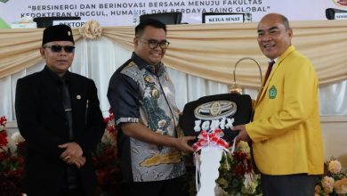 Bupati Kutai Kartanegara dr. Aulia Rahman Basri menghadiri Rapat Senat Terbuka Fakultas Kedokteran Universitas Mulawarman (FK Unmul) dalam rangka Dies Natalis ke-24