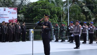 Upacara Ziarah Nasional dan Tabur Bunga di Taman Makam Pahlawan (TMP) Bukit Biru, Tenggarong,