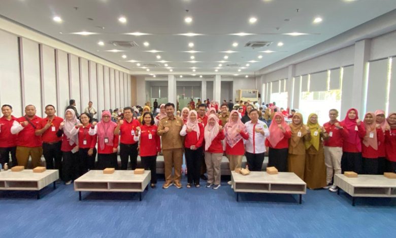 Dalam rangka Hari Ulang Tahun Asosiasi Rumah Sakit Daerah (ARSADA) ke-25, Senin (3/11/2025), warga kutai kartanrgara diajak untuk berpartisipasi dalam donor darah.