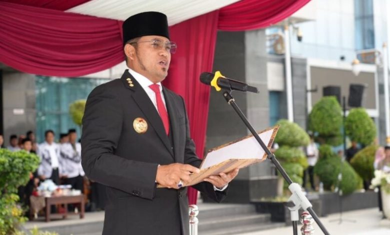 Gubernur Kalimantan Timur Rudi Mas'ud menegaskan komitmen Pemprov kaltim untuk melindungi dan meningkatkan kesejahteraan guru.